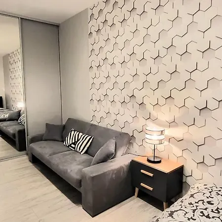 Modern, Balcony, 5 Os, Down Town *