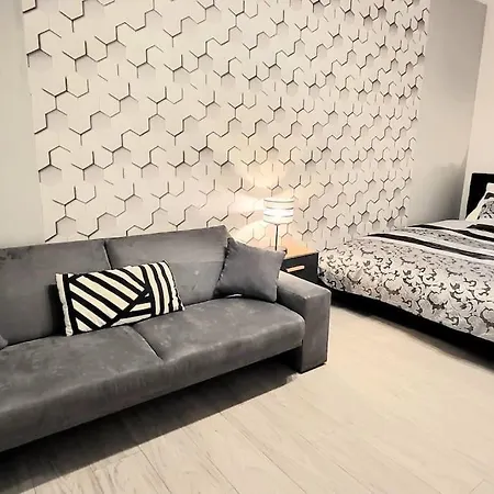 Modern, Balcony, 5 Os, Down Town *